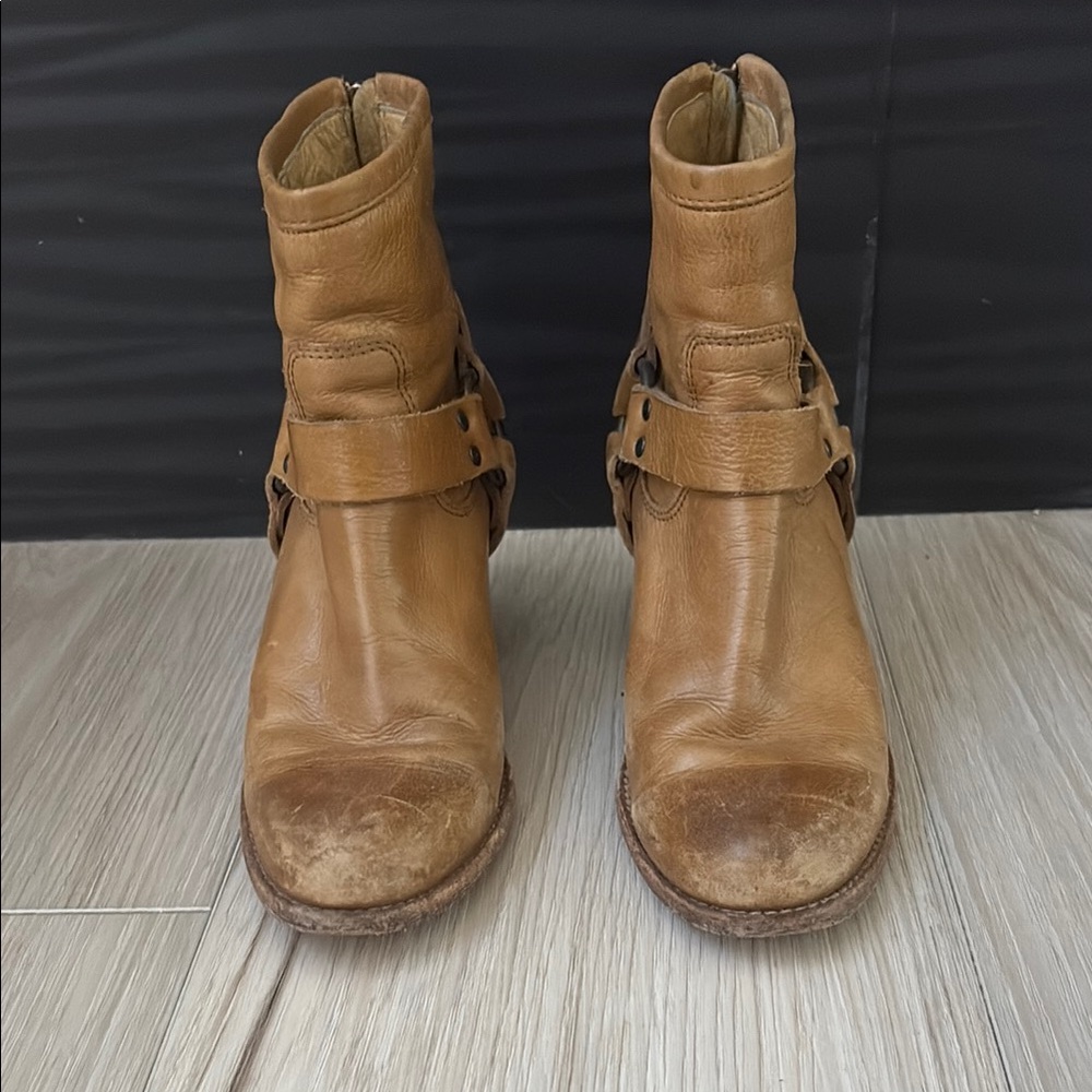 FRYE AND CO Tan Ankle Boots with Wraparound Strap